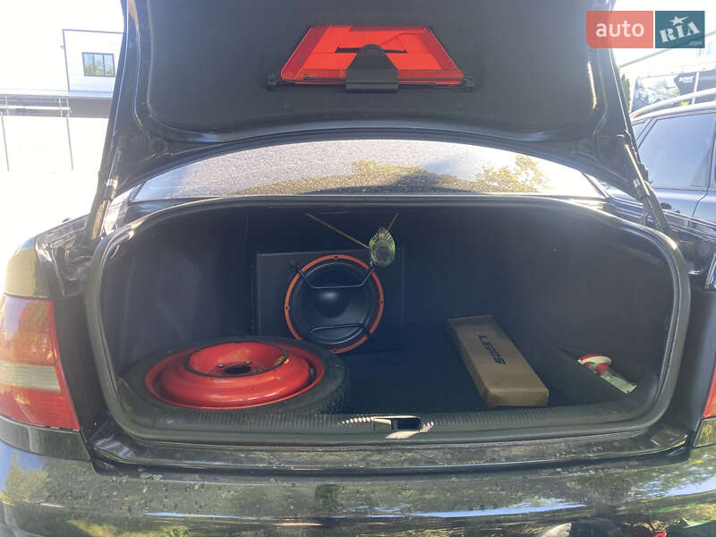 Седан Audi A4 2000 в Тернополе