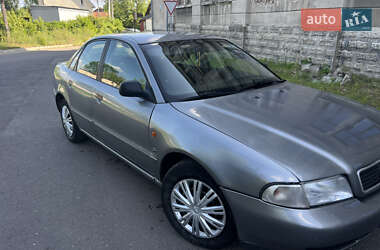 Седан Audi A4 1996 в 