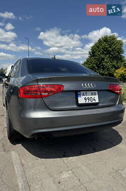 Седан Audi A4 2014 в 