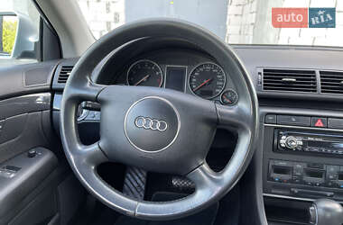 Седан Audi A4 2004 в 