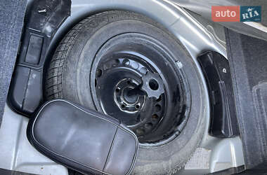 Седан Audi A4 2004 в 