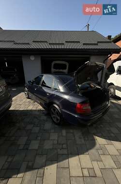 Седан Audi A4 1996 в 