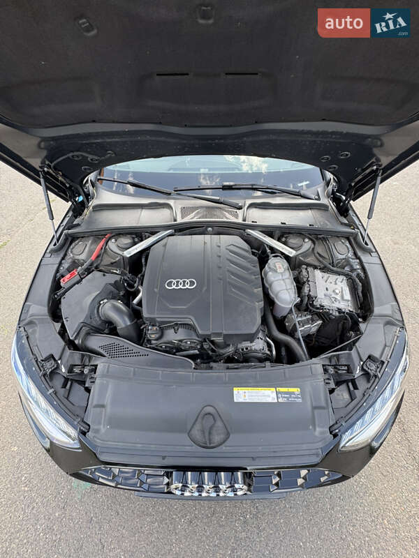Седан Audi A4 2022 в Кривому Розі