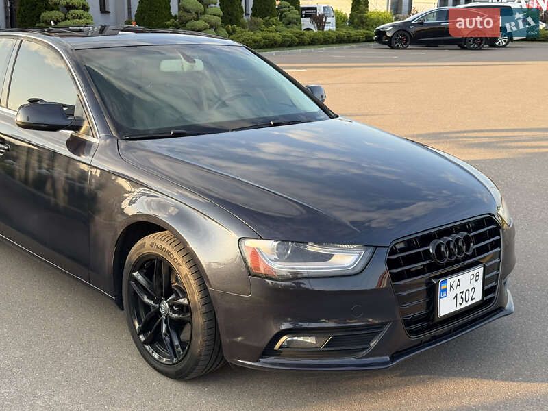Седан Audi A4 2012 в Киеве