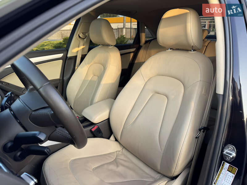 Седан Audi A4 2012 в Киеве