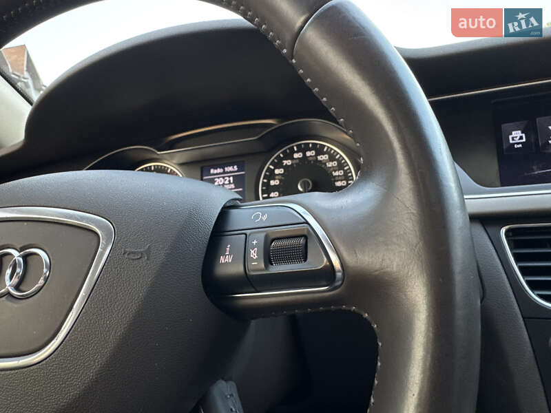 Седан Audi A4 2012 в Киеве