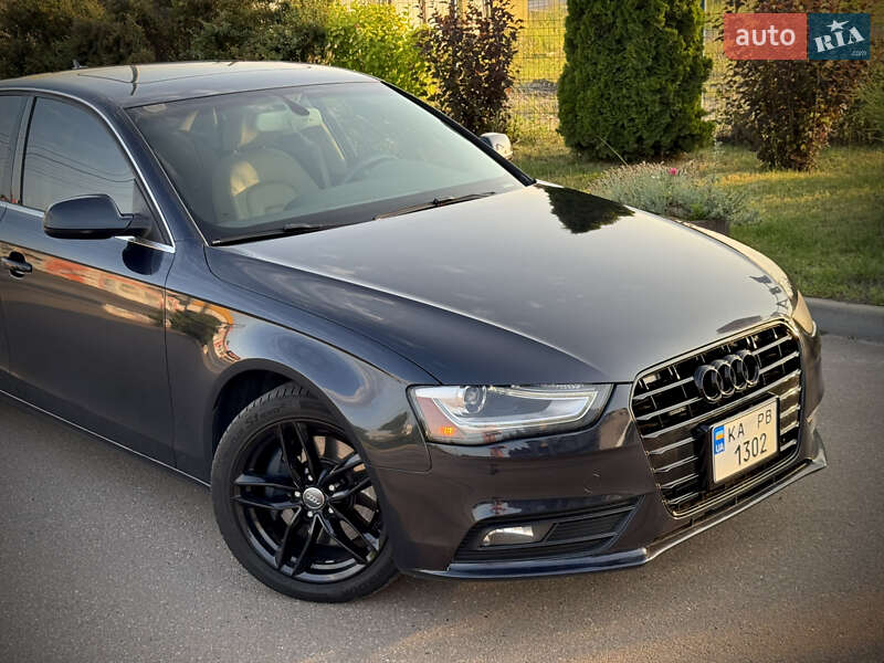 Седан Audi A4 2012 в Киеве