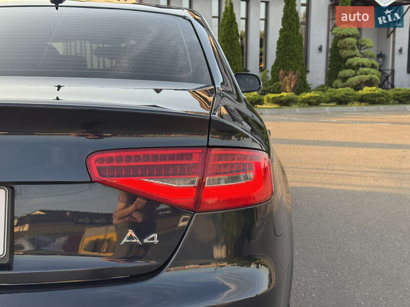 Седан Audi A4 2012 в Киеве