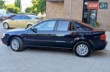 Седан Audi A4 1996 в 