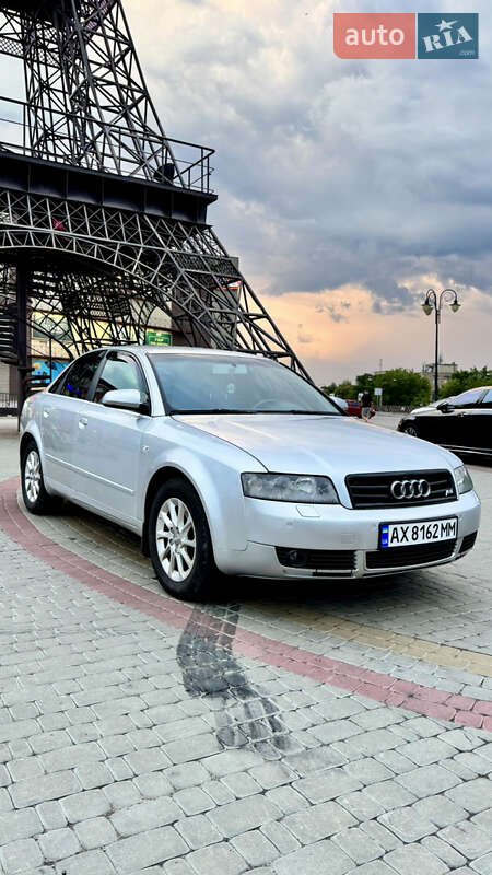 Седан Audi A4 2004 в 
