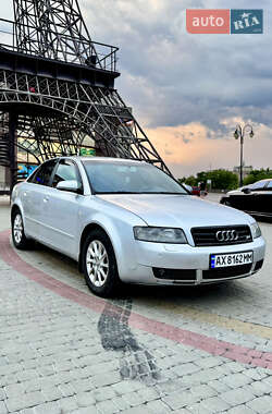 Седан Audi A4 2004 в 
