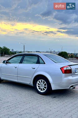 Седан Audi A4 2004 в 