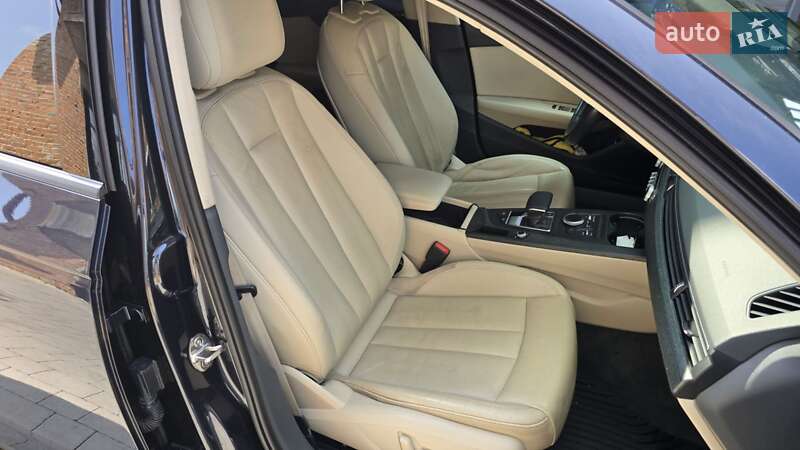 Седан Audi A4 2016 в Львове