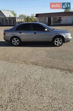 Седан Audi A4 1996 в Николаеве