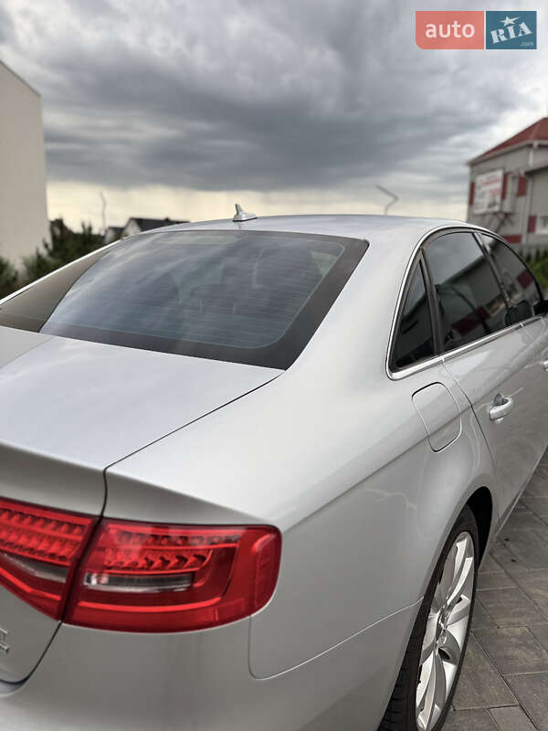 Седан Audi A4 2013 в Луцке