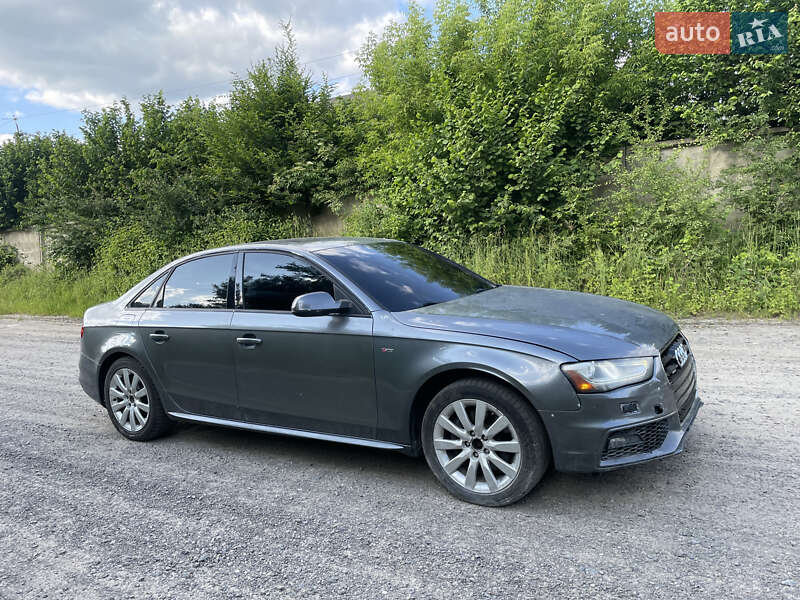 Седан Audi A4 2015 в Яворові