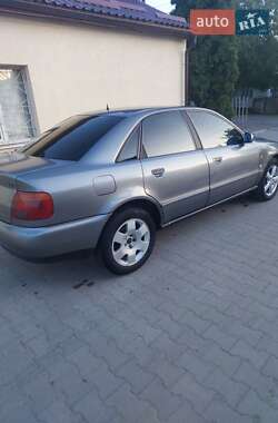 Седан Audi A4 1995 в 
