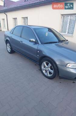 Седан Audi A4 1995 в 
