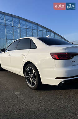 Седан Audi A4 2019 в 
