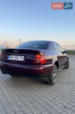 Седан Audi A4 1995 в 