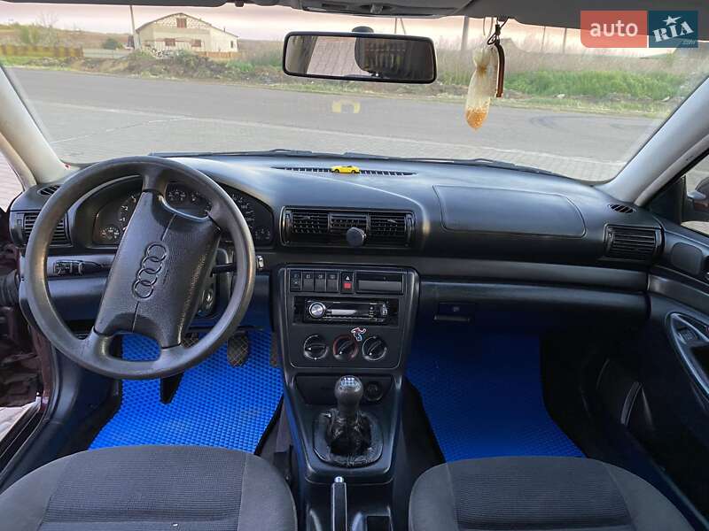 Седан Audi A4 1995 в Раздельной фото 12 Седан Audi A4 1995 в Раздельной