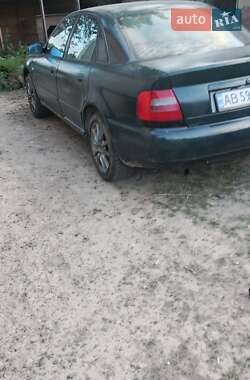 Седан Audi A4 1996 в 