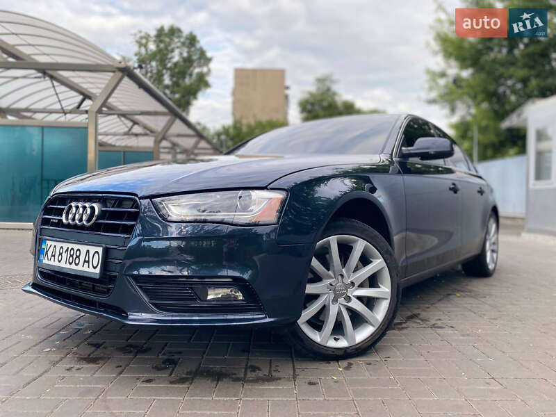 Седан Audi A4 2012 в 