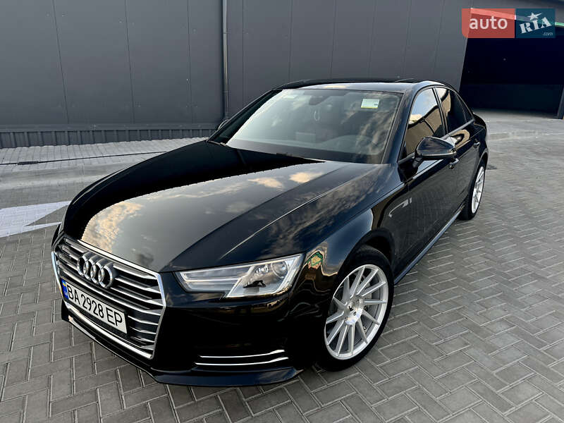 Седан Audi A4 2016 в Новоукраинке