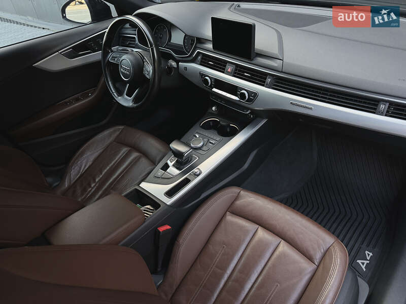 Седан Audi A4 2016 в Новоукраинке