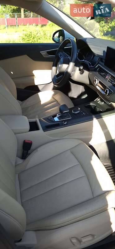 Седан Audi A4 2016 в Коростене