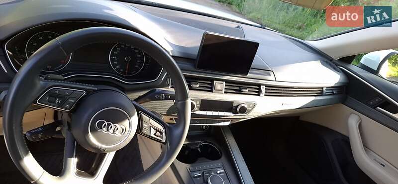 Седан Audi A4 2016 в Коростене