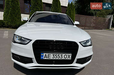 Седан Audi A4 2015 в 