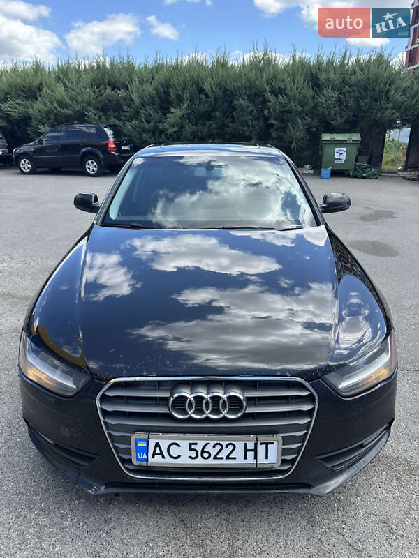 Седан Audi A4 2013 в Киеве