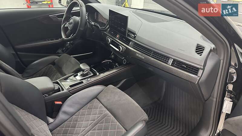 Универсал Audi A4 2021 в Ужгороде