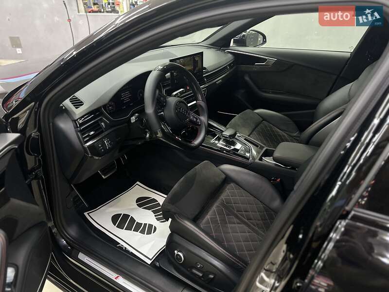 Универсал Audi A4 2021 в Ужгороде