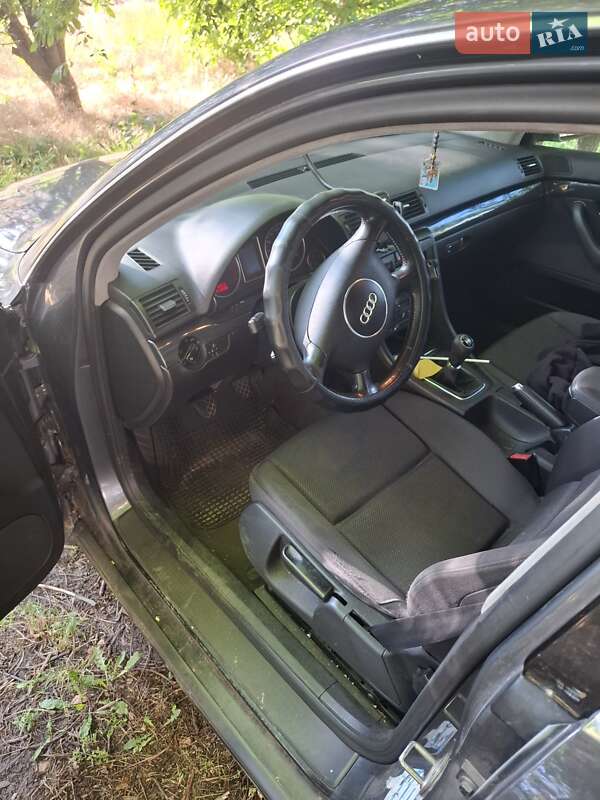 Седан Audi A4 2001 в 