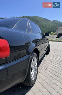 Седан Audi A4 2000 в 
