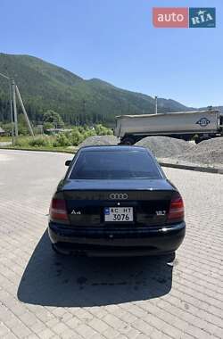 Седан Audi A4 2000 в 