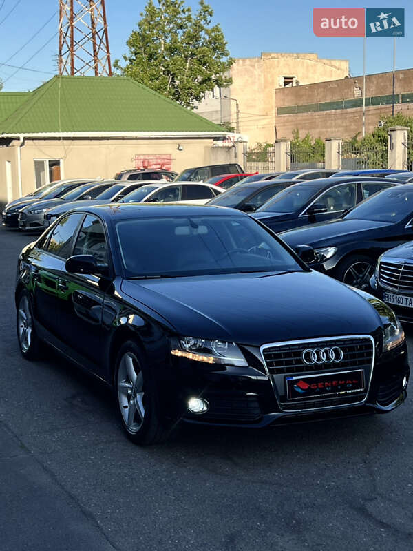 Седан Audi A4 2011 в Одессе