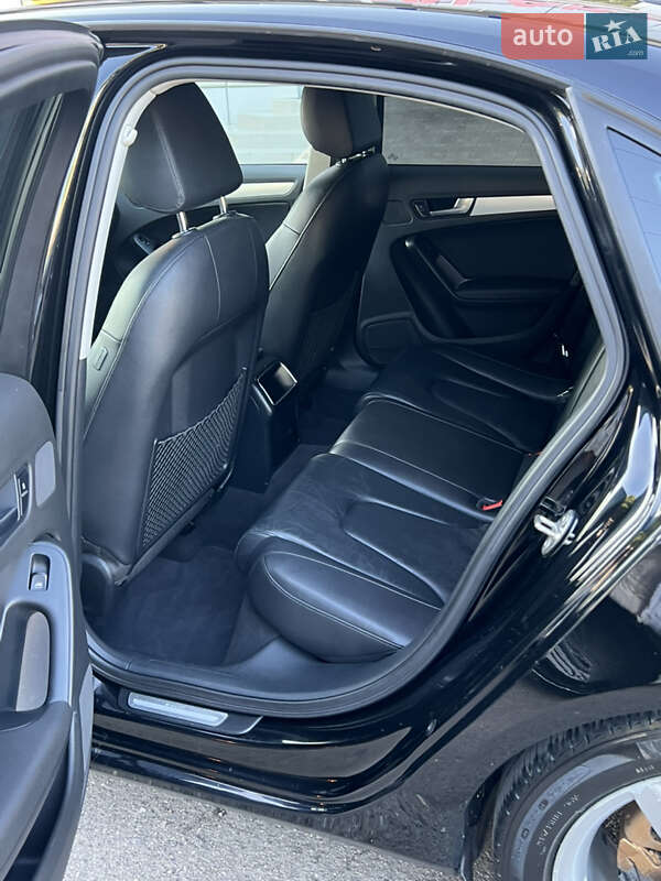 Седан Audi A4 2011 в Одессе
