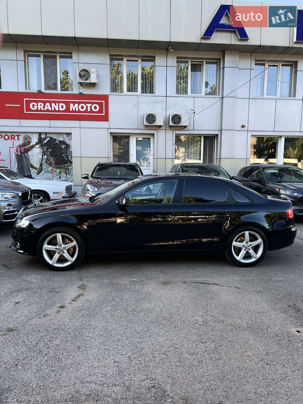 Седан Audi A4 2011 в Одессе