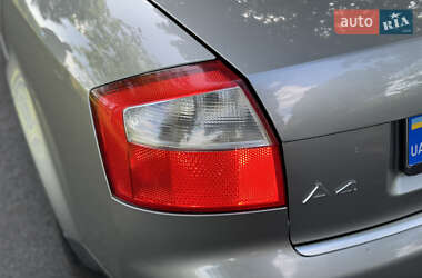 Седан Audi A4 2001 в 