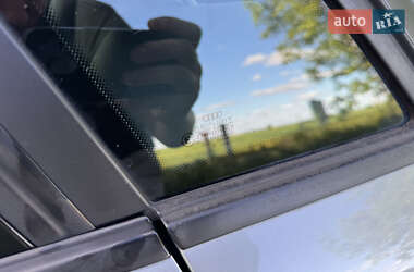 Седан Audi A4 2001 в 