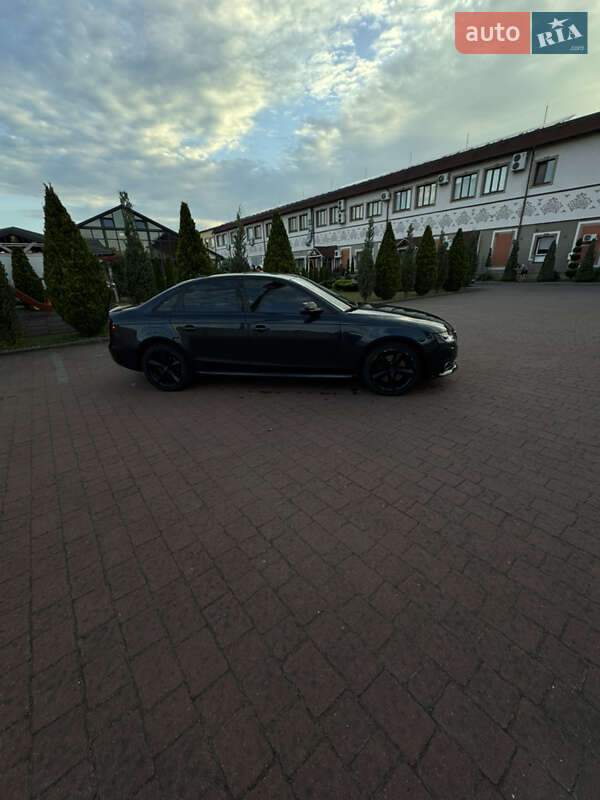 Седан Audi A4 2012 в Стрые