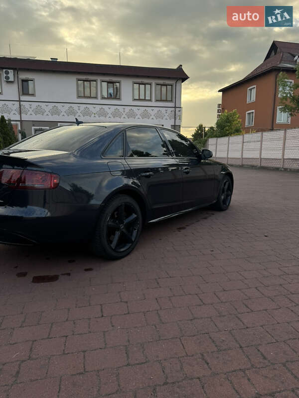 Седан Audi A4 2012 в Стрые
