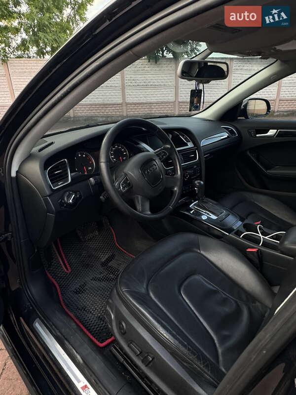 Седан Audi A4 2012 в Стрые