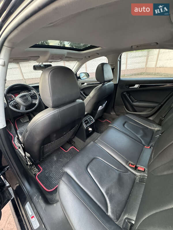 Седан Audi A4 2012 в Стрые