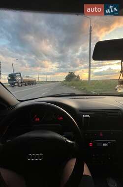 Седан Audi A4 1999 в 