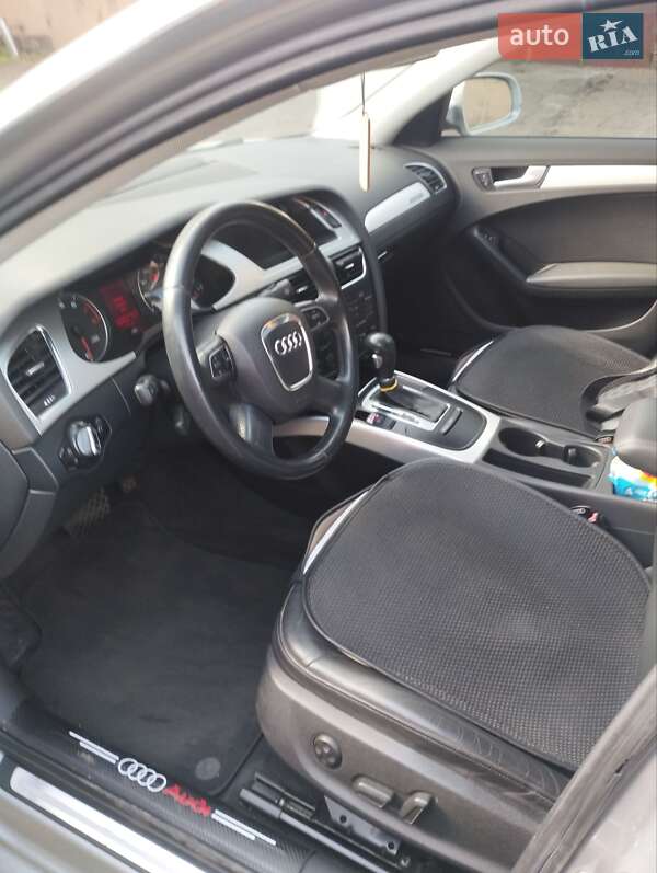 Седан Audi A4 2012 в Полтаве