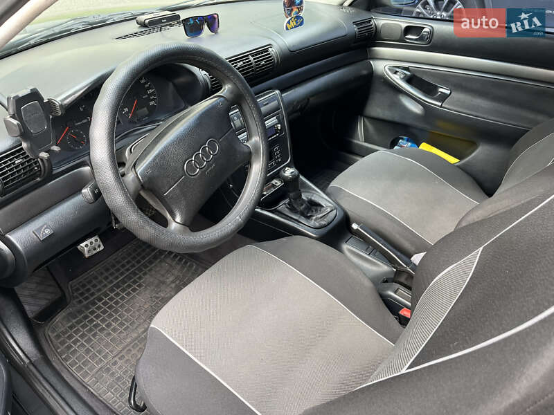 Седан Audi A4 1997 в Киеве